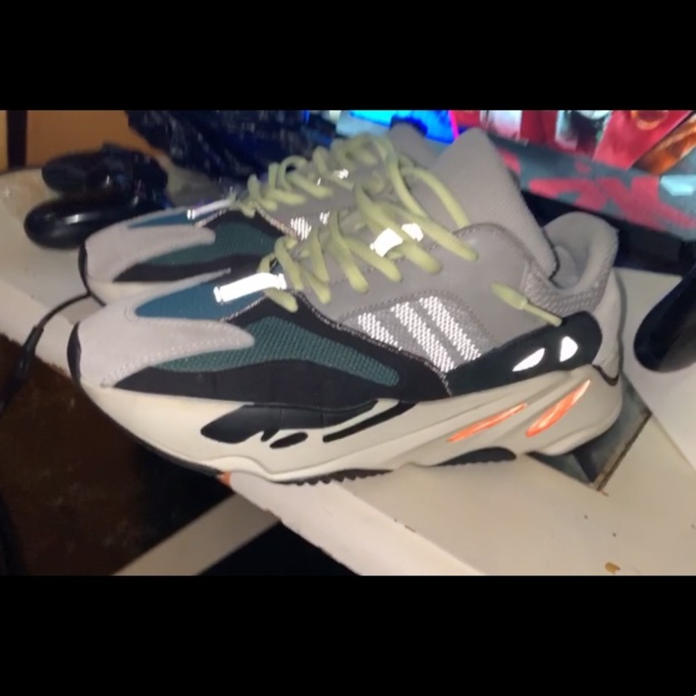 Yezzy 700 wave runners